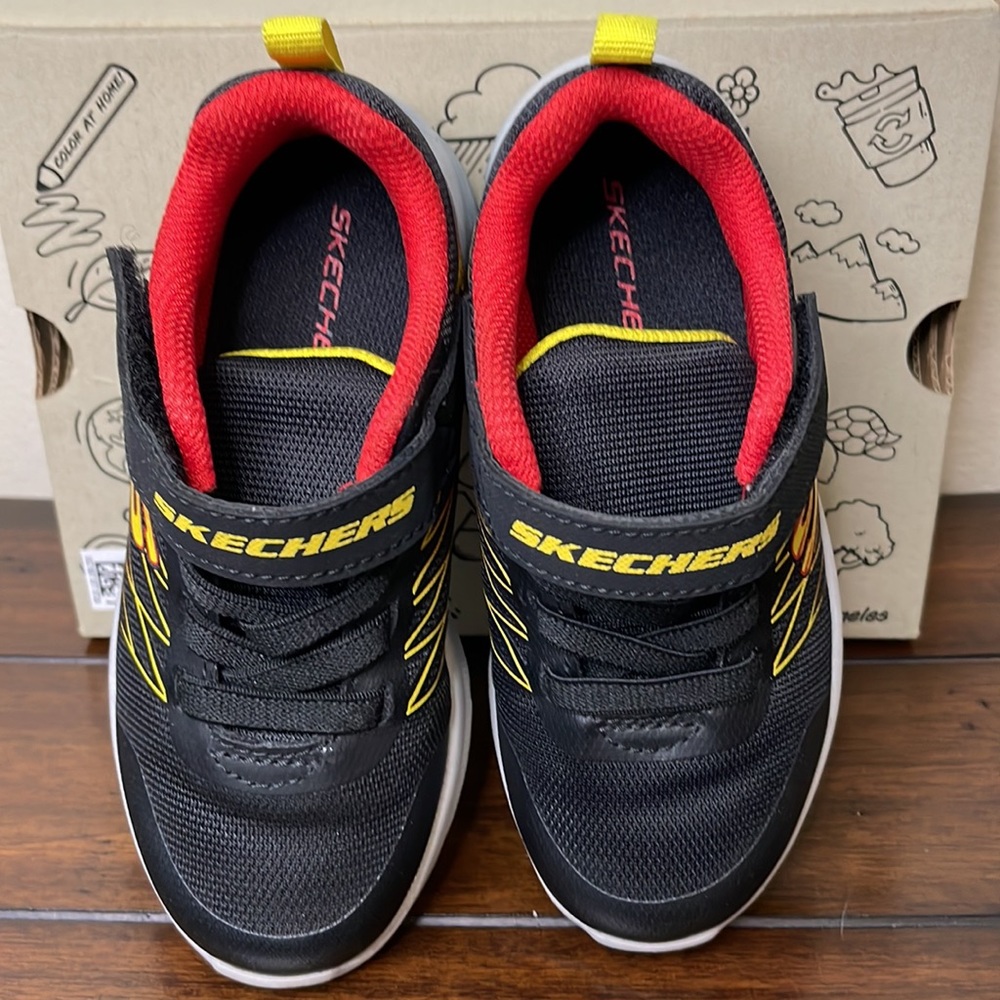 Skechers size 9. Never worn. - Picture 4 of 4
